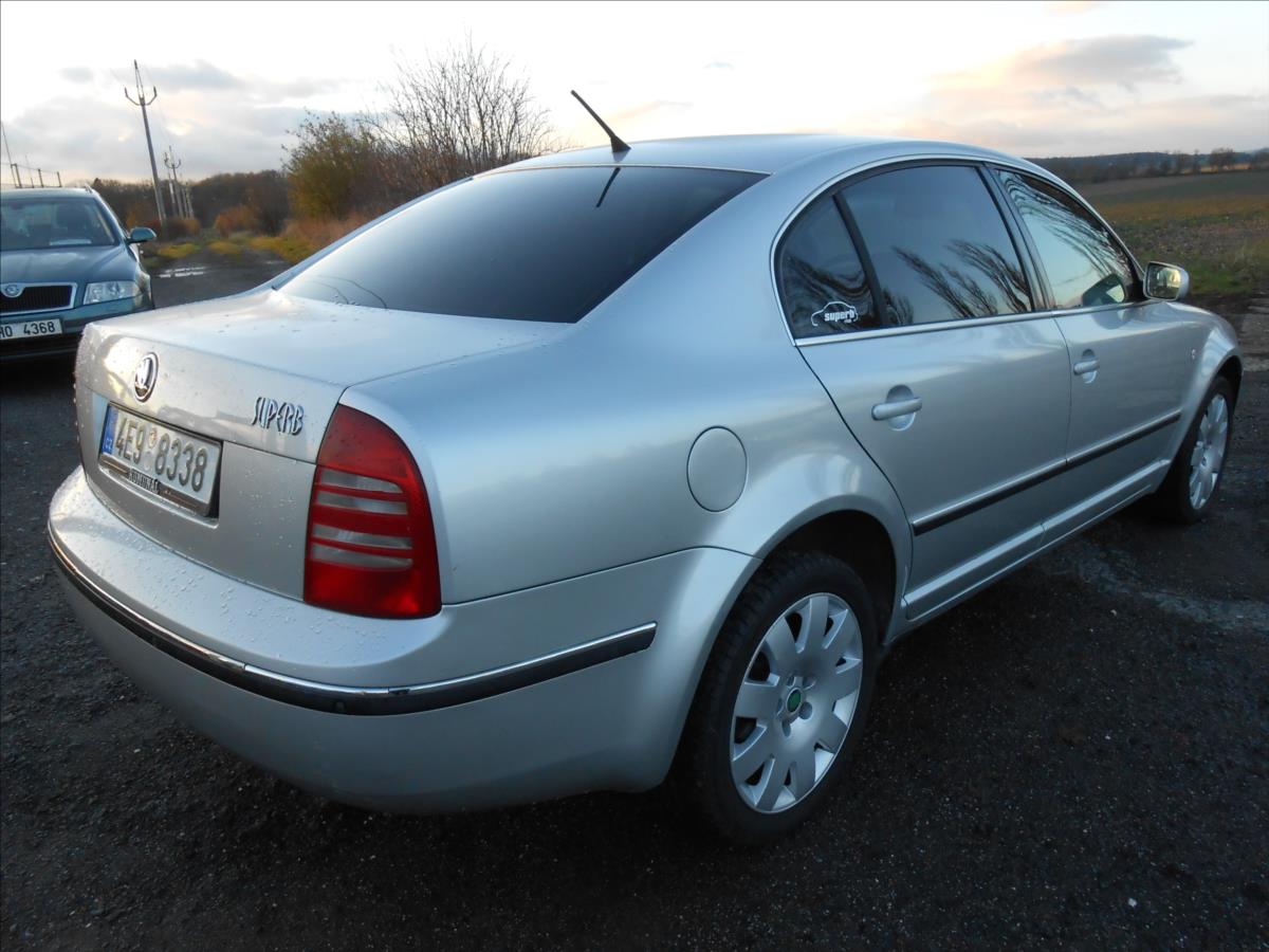 skoda-superb-2-5-tdi-114-kw-v-6 - 2