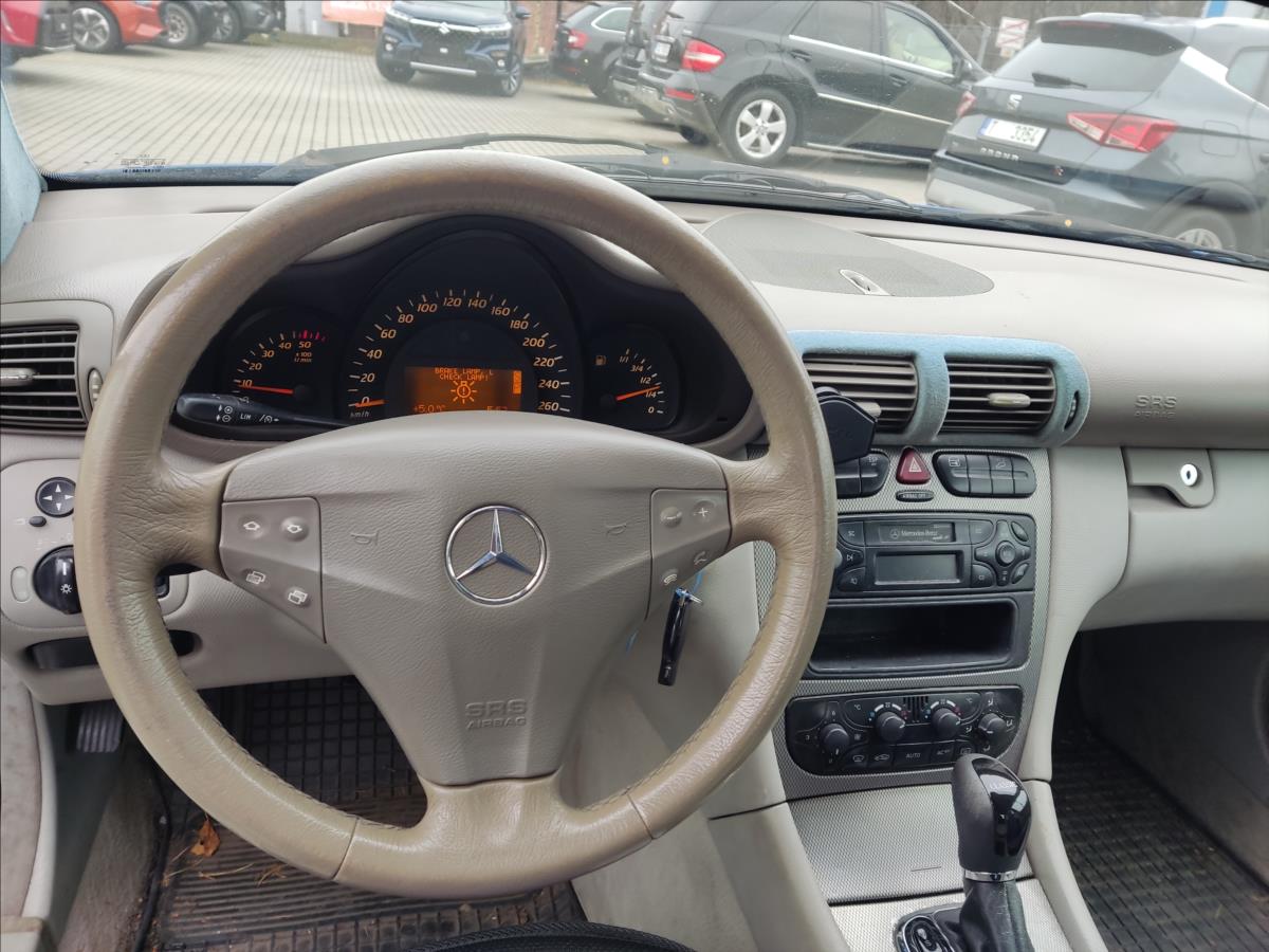 mercedes-benz-tridy-c-2-2-c-220-cdi-coupe - 6