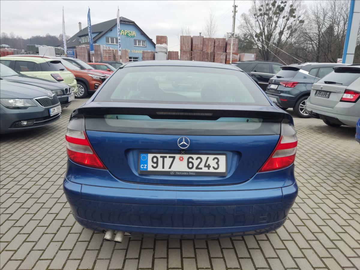 mercedes-benz-tridy-c-2-2-c-220-cdi-coupe - 7