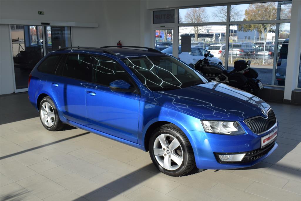 skoda-octavia-1-6-tdi-ambiente-plus-navi-dph - 2