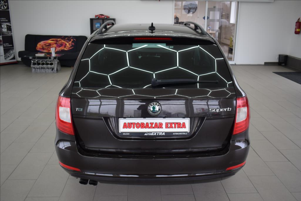 skoda-superb-2-0-cr-tdi-navi-digiklima - 6