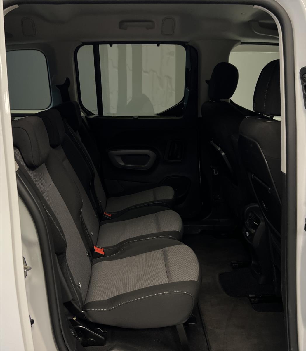 toyota-proace-city-verso-1-2-family-short - 9