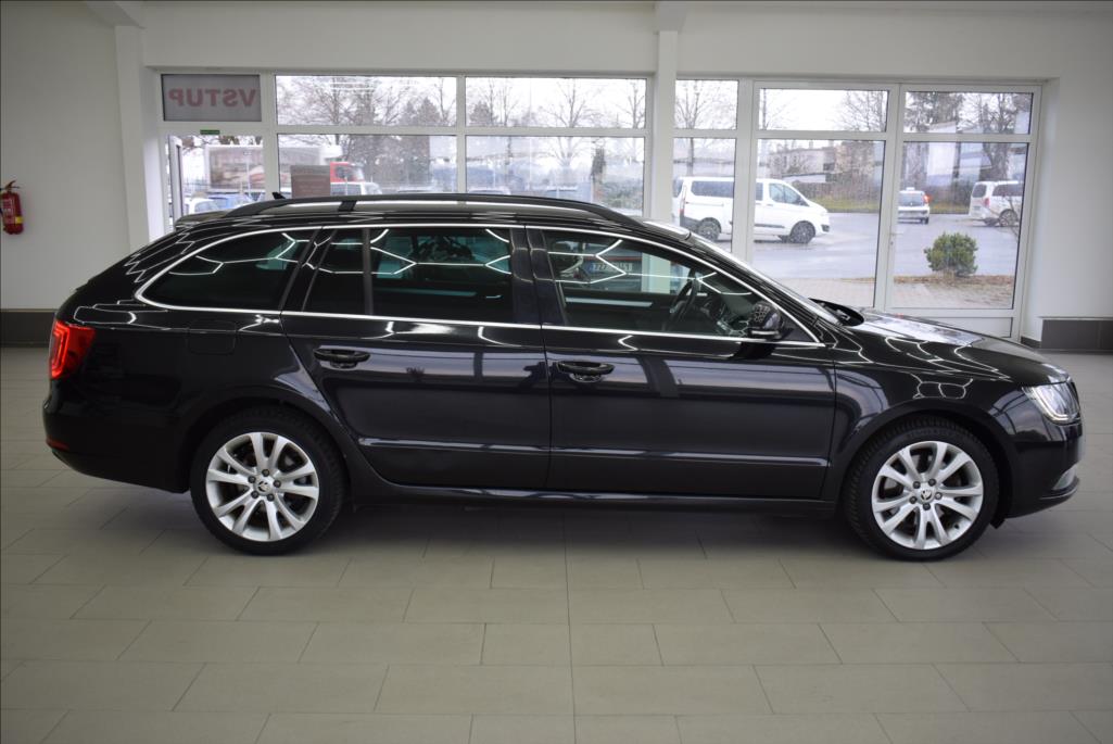 skoda-superb-2-0-tdi-dsg-f1-125-kw-bi-xen - 3