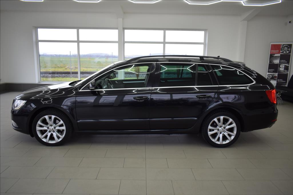 skoda-superb-2-0-tdi-dsg-f1-125-kw-bi-xen - 4