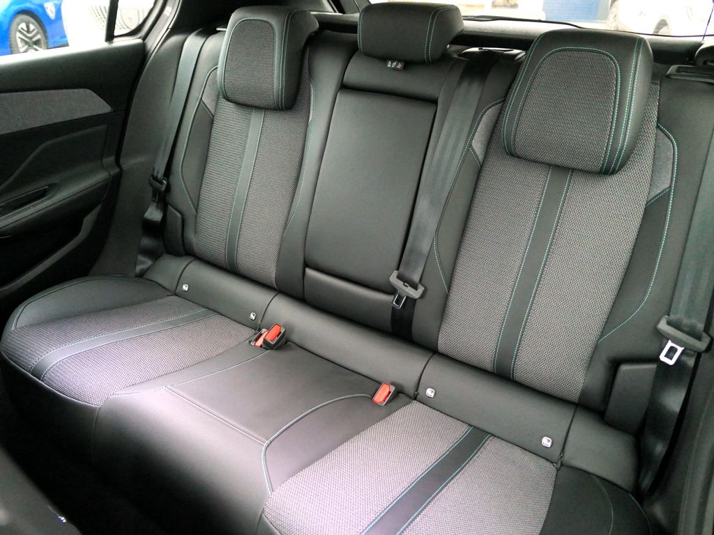 peugeot-308-allure-pack-1-5-bhdi-130-eat8 - 5