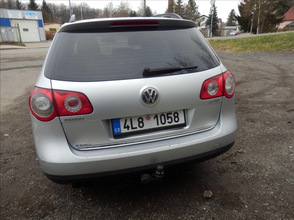 volkswagen-passat-2-0-tdi-sportline-variant - 9