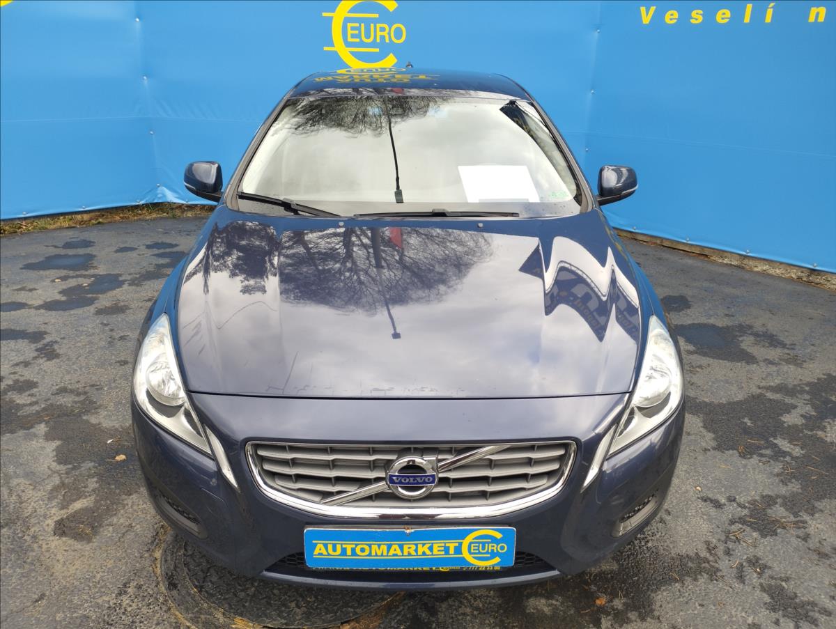 volvo-v60-1-6-d2-momentum - 1