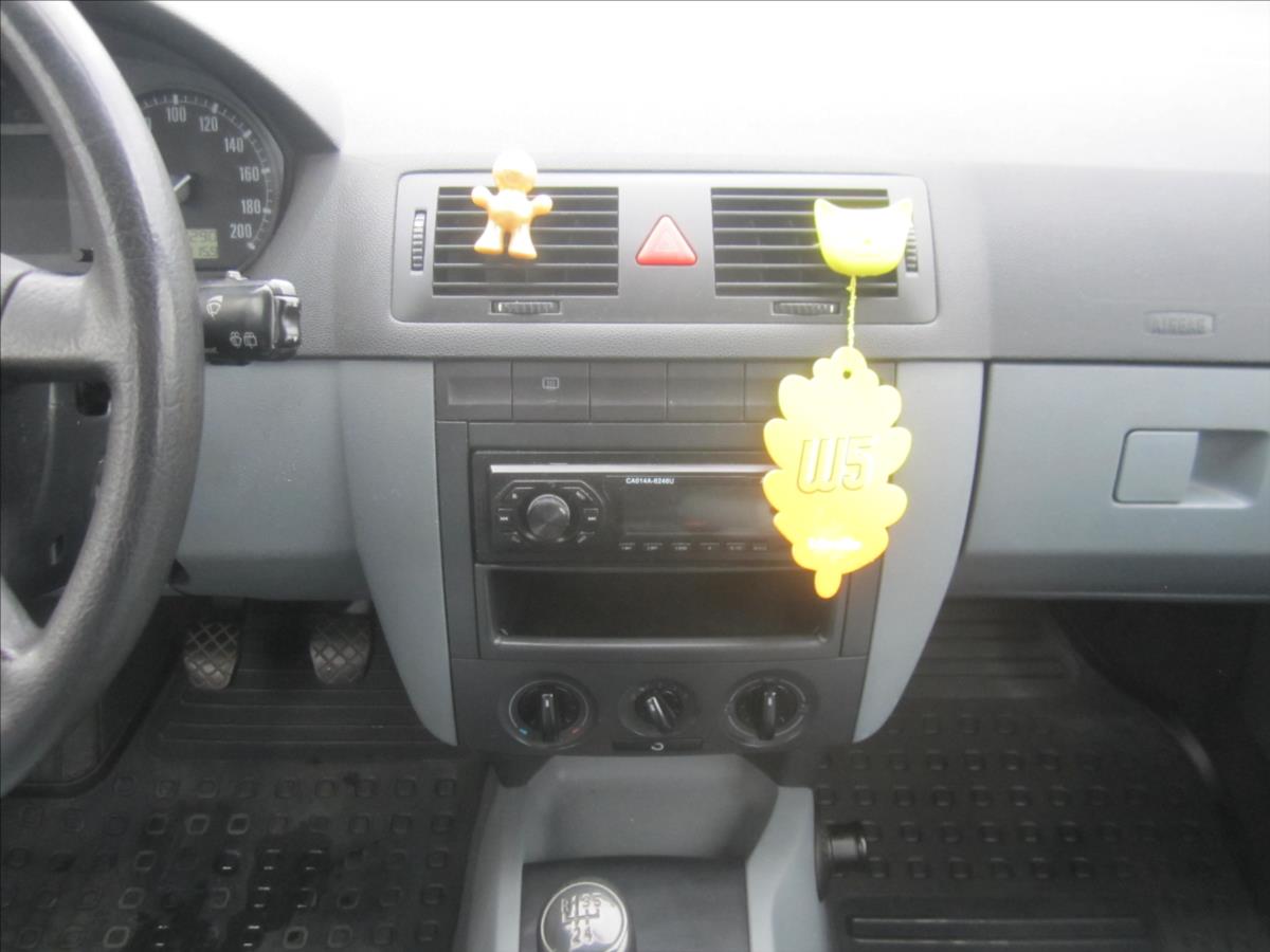 skoda-fabia-1-4mpi-comfort - 8