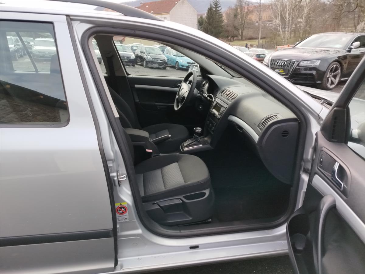 skoda-octavia-1-9-tdi-dsg-77kw-ambiente - 8