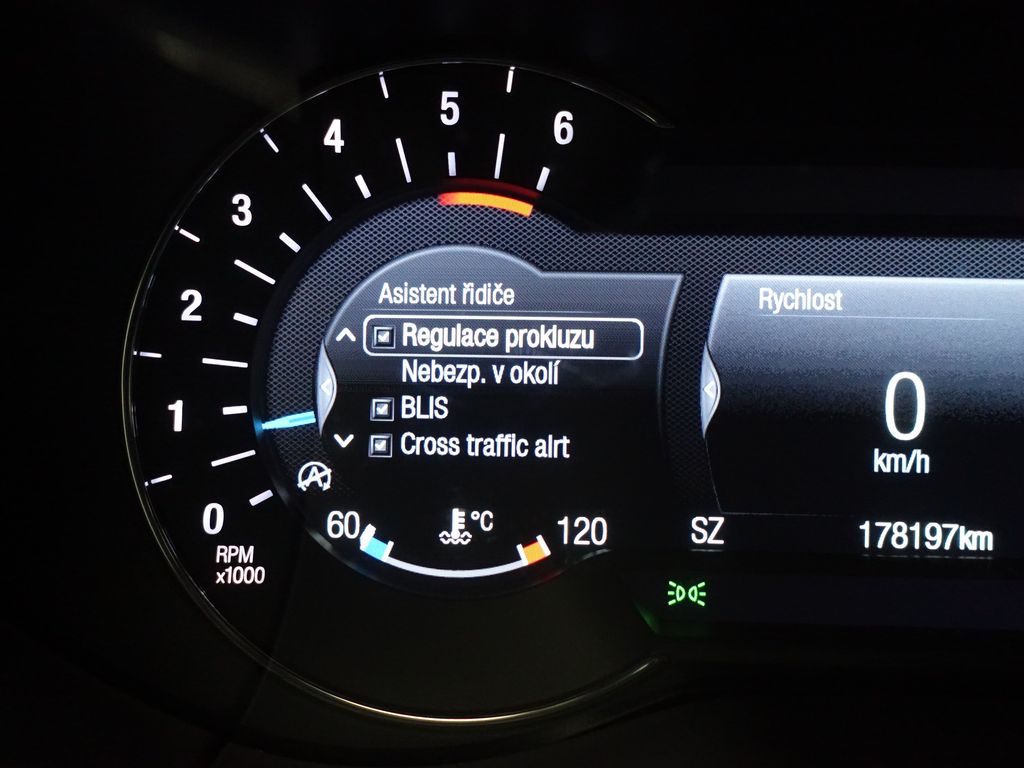 ford-s-max-110-kw-manual-led-nez-topeni - 9