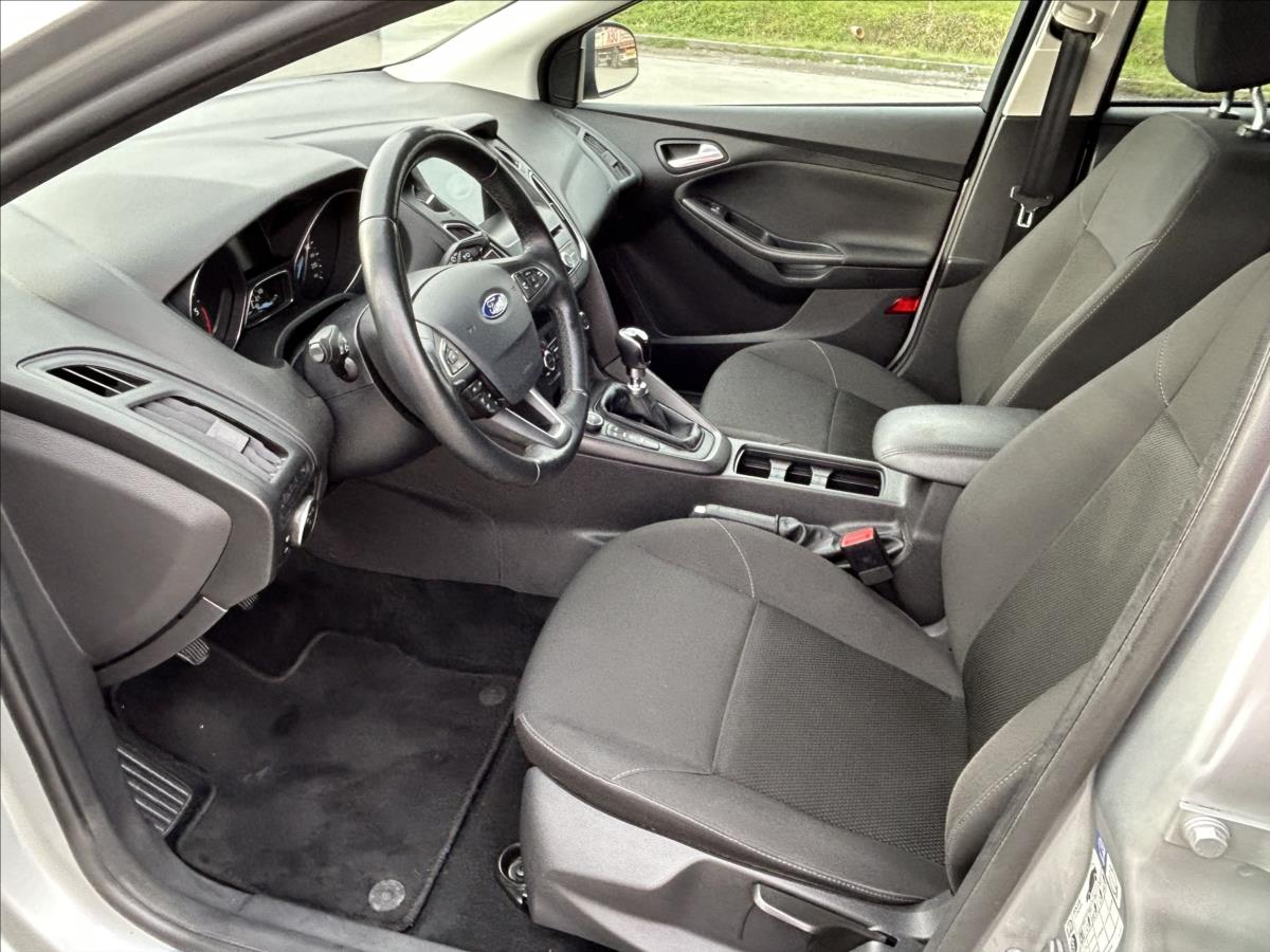 ford-focus-1-5-tdci-88kw-xenon-navi-vyhre - 2