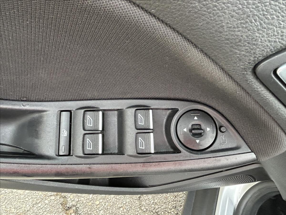 ford-focus-1-5-tdci-88kw-xenon-navi-vyhre - 3