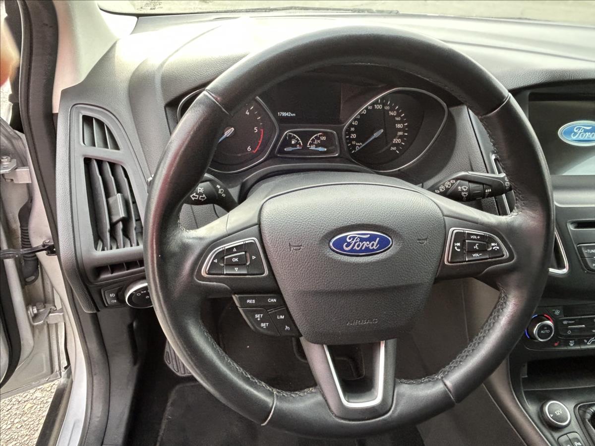 ford-focus-1-5-tdci-88kw-xenon-navi-vyhre - 5