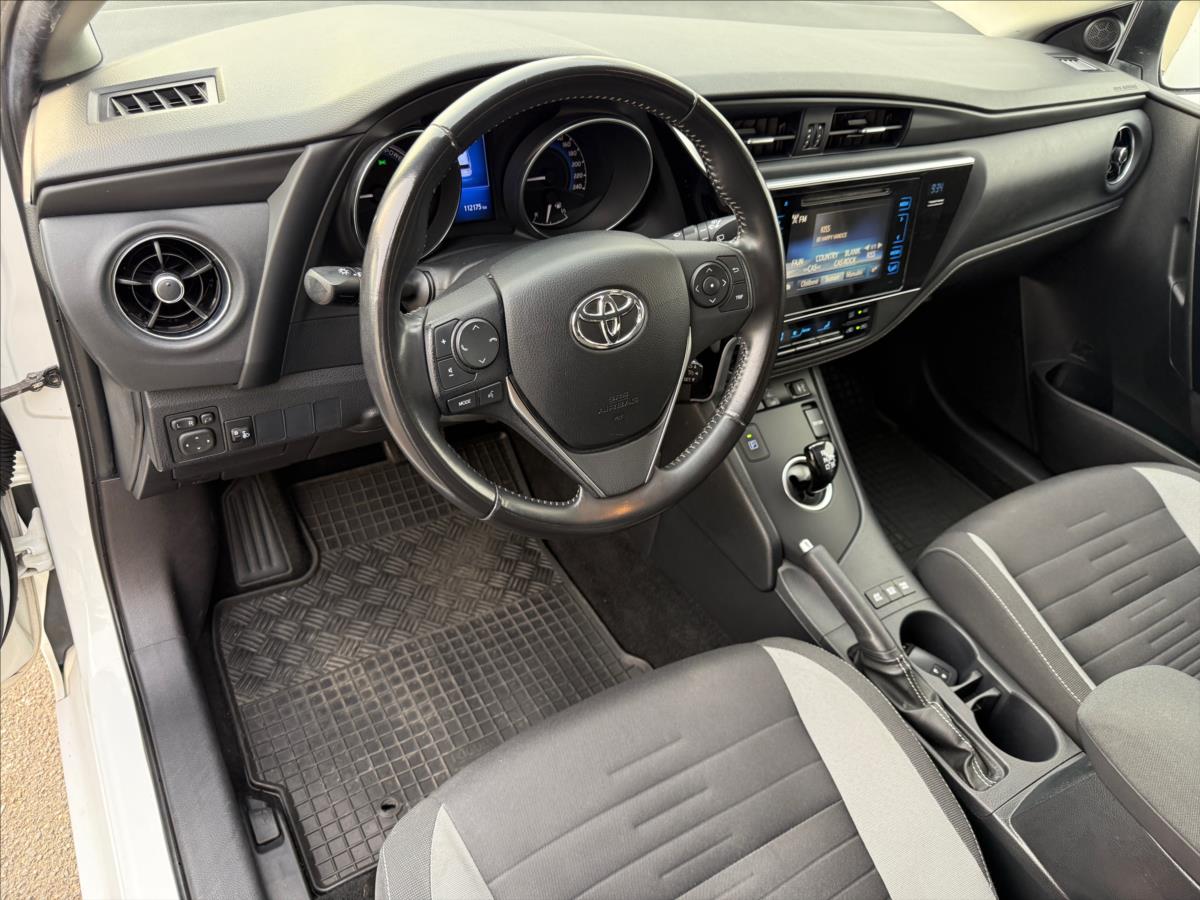 toyota-auris-1-8-active-trend - 7