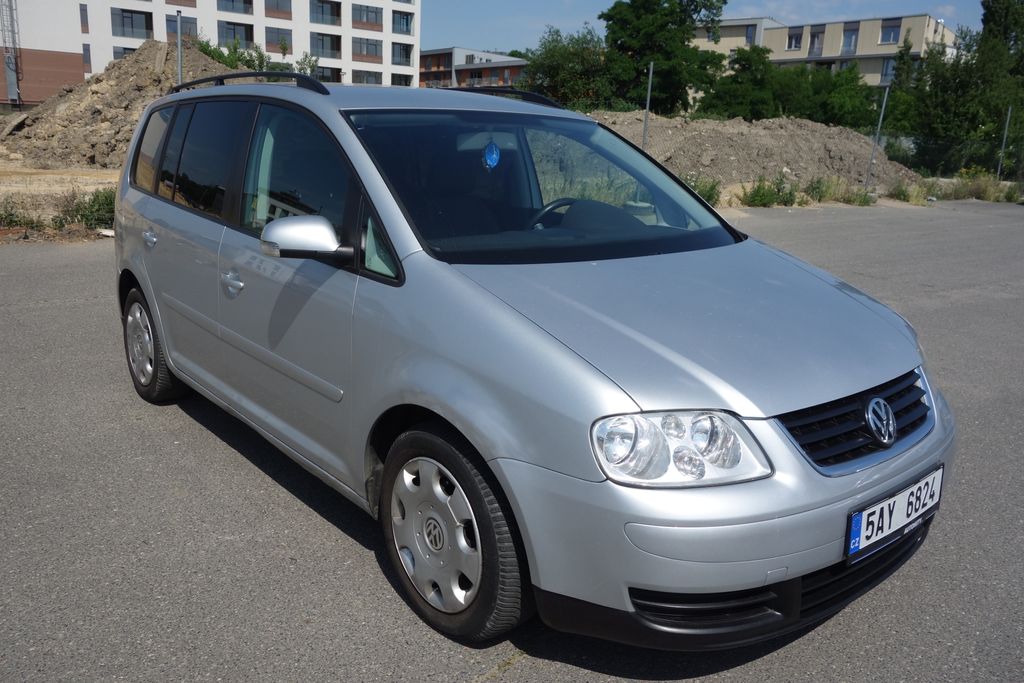 volkswagen-touran-1-6i-trendline - 2