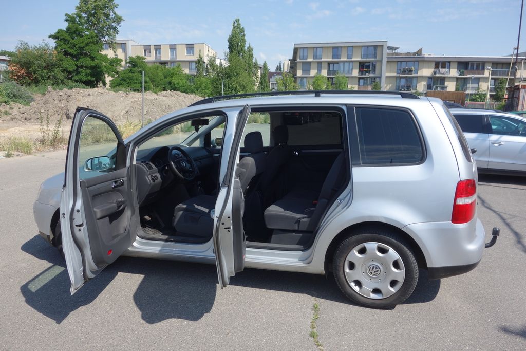 volkswagen-touran-1-6i-trendline - 5