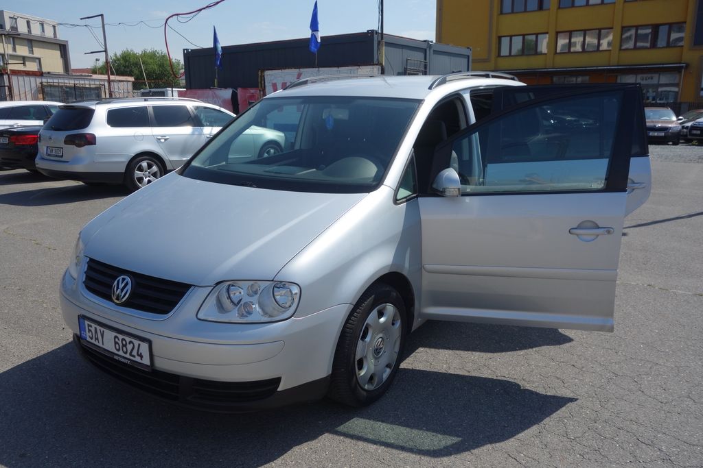 volkswagen-touran-1-6i-trendline - 6