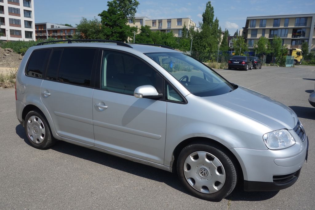 volkswagen-touran-1-6i-trendline - 7