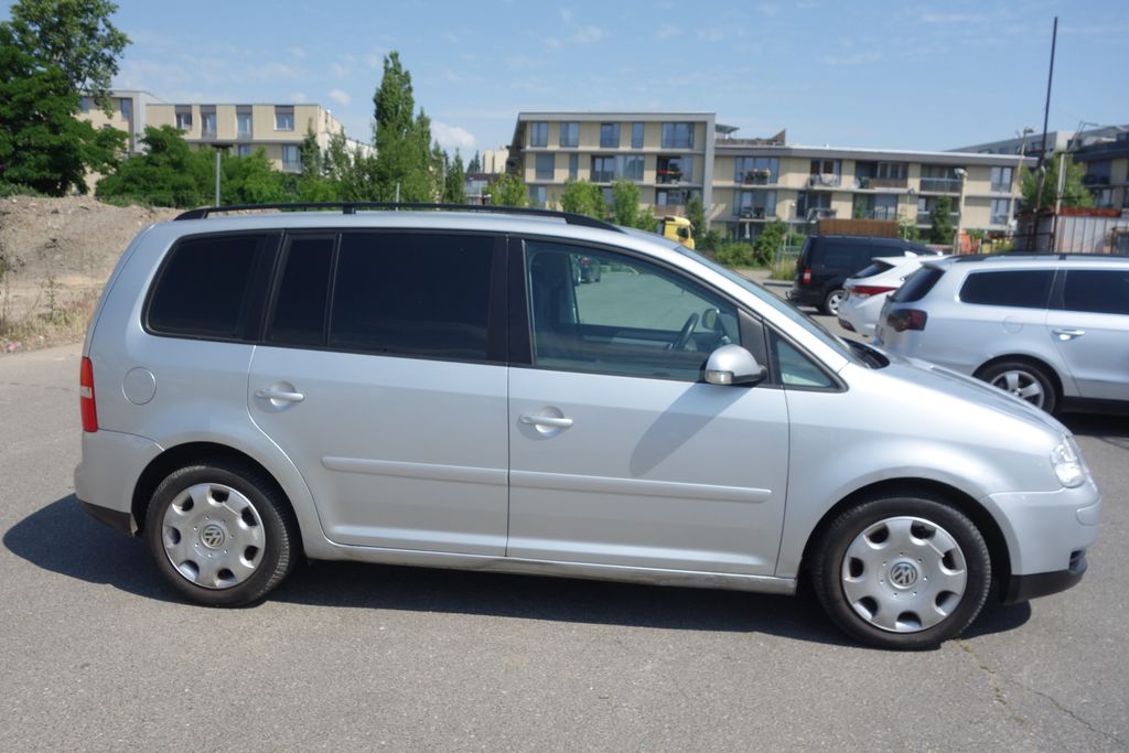 volkswagen-touran-1-6i-trendline - 8