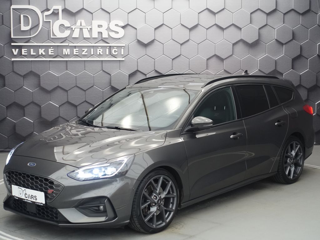 Ford Focus 2.0 ST 140 kW LED SVĚTLA