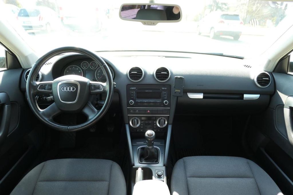 audi-a3-1-2-tfsi-attraction-sportback - 1