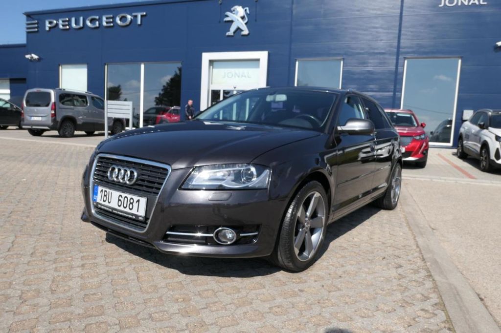 audi-a3-1-2-tfsi-attraction-sportback - 7