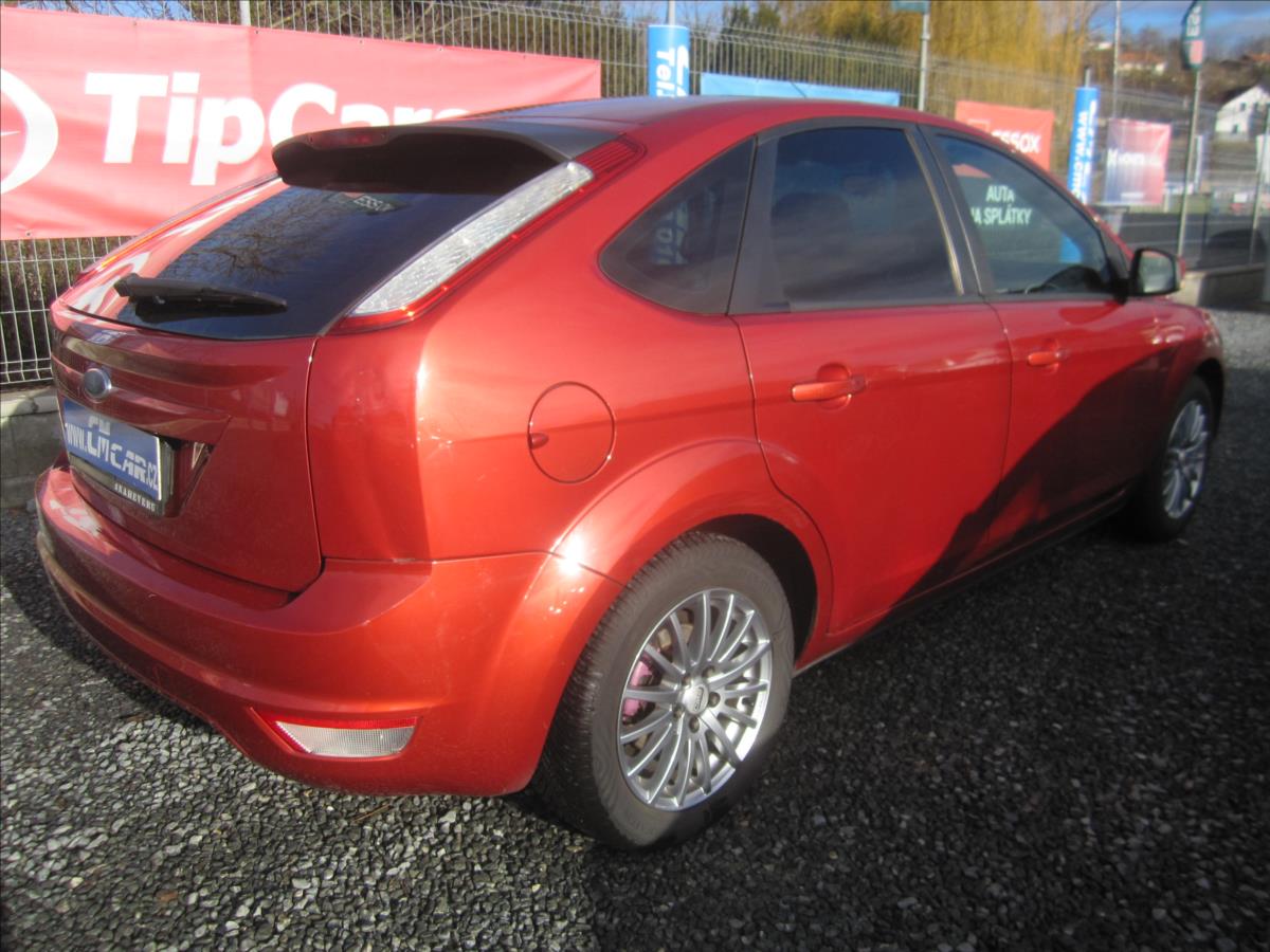 ford-focus-1-6i-duratec-trend-aut-klima-2-maj - 3