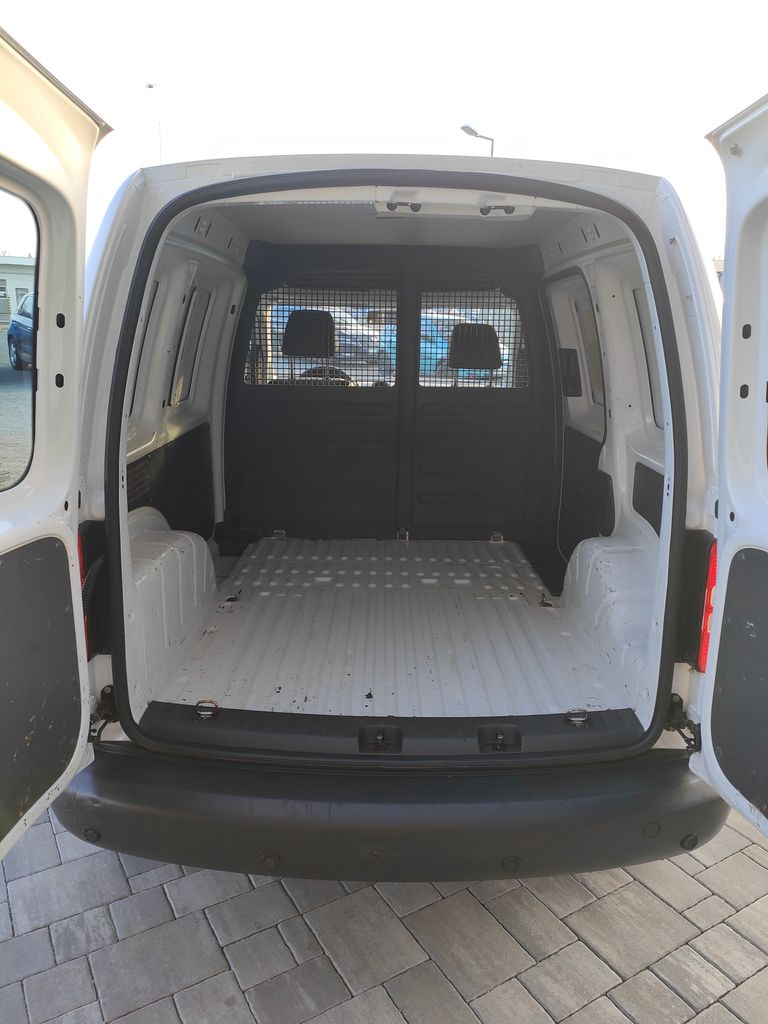 volkswagen-caddy-1-6-tdi-75kw-klima-handsfree - 6