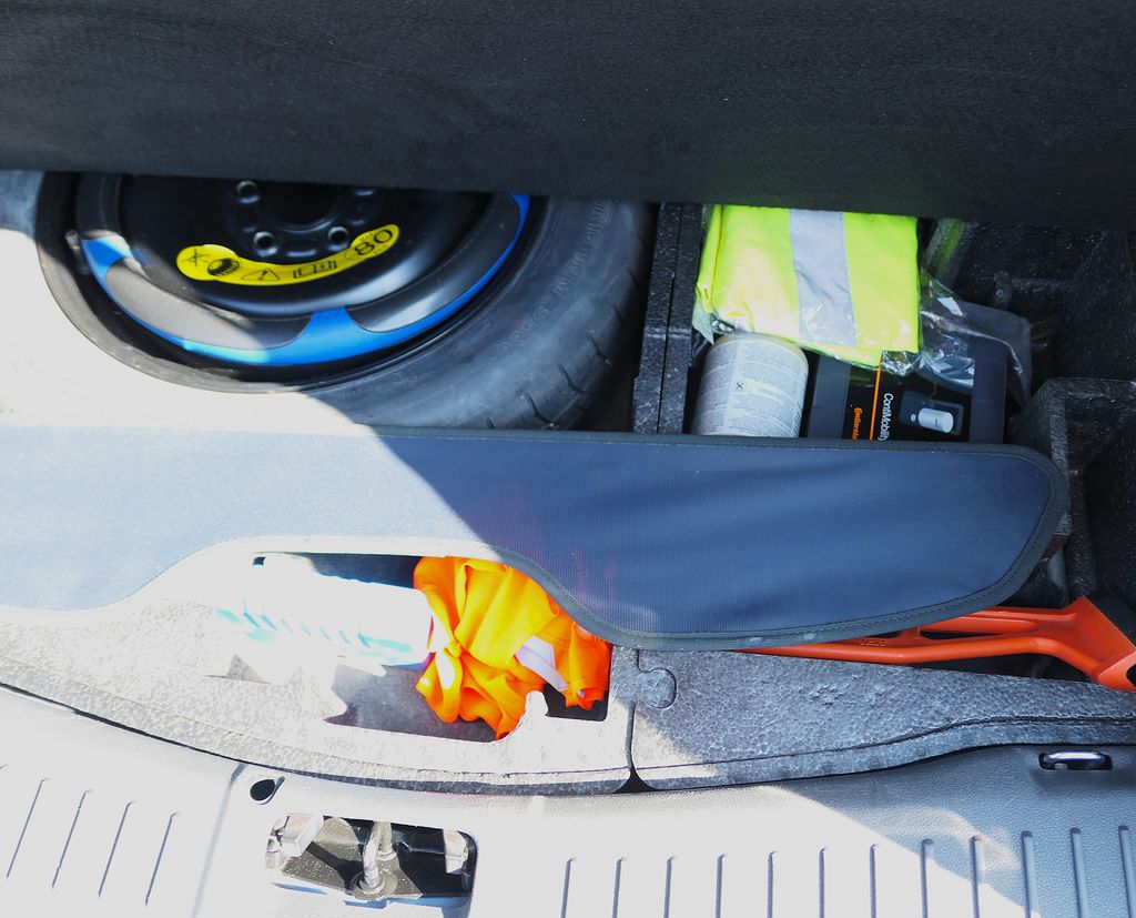 ford-kuga-ford-kuga-titanium-4x4-2-0-tdc - 5