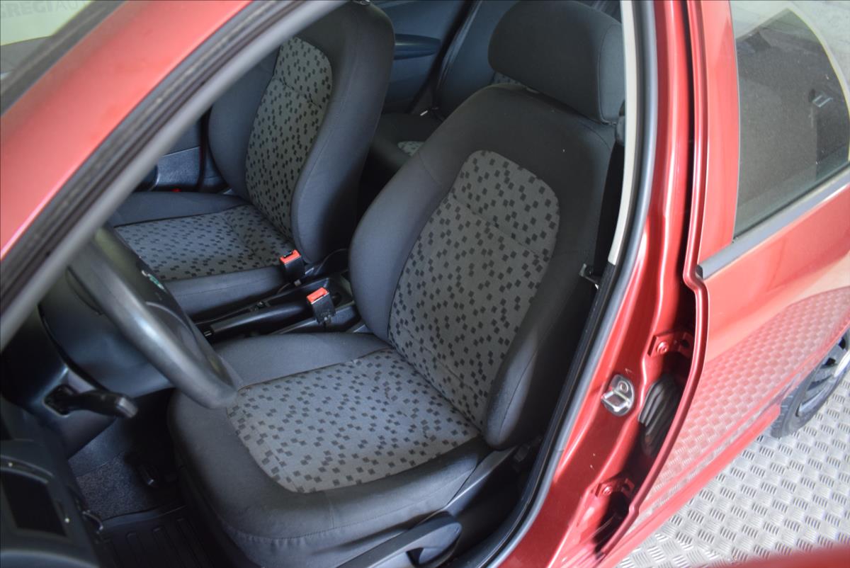 skoda-fabia-1-4-i-po-servisu-bez-koroze - 6