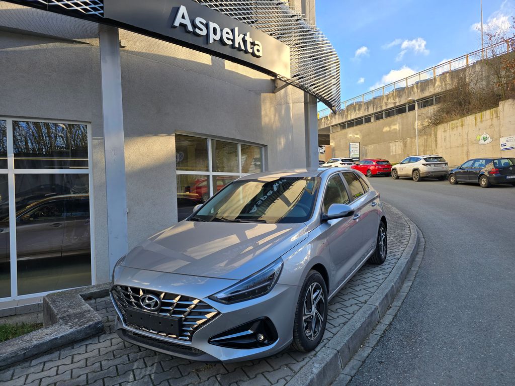 Hyundai i30 1.5 T-GDi MH MT SM Plus Nav