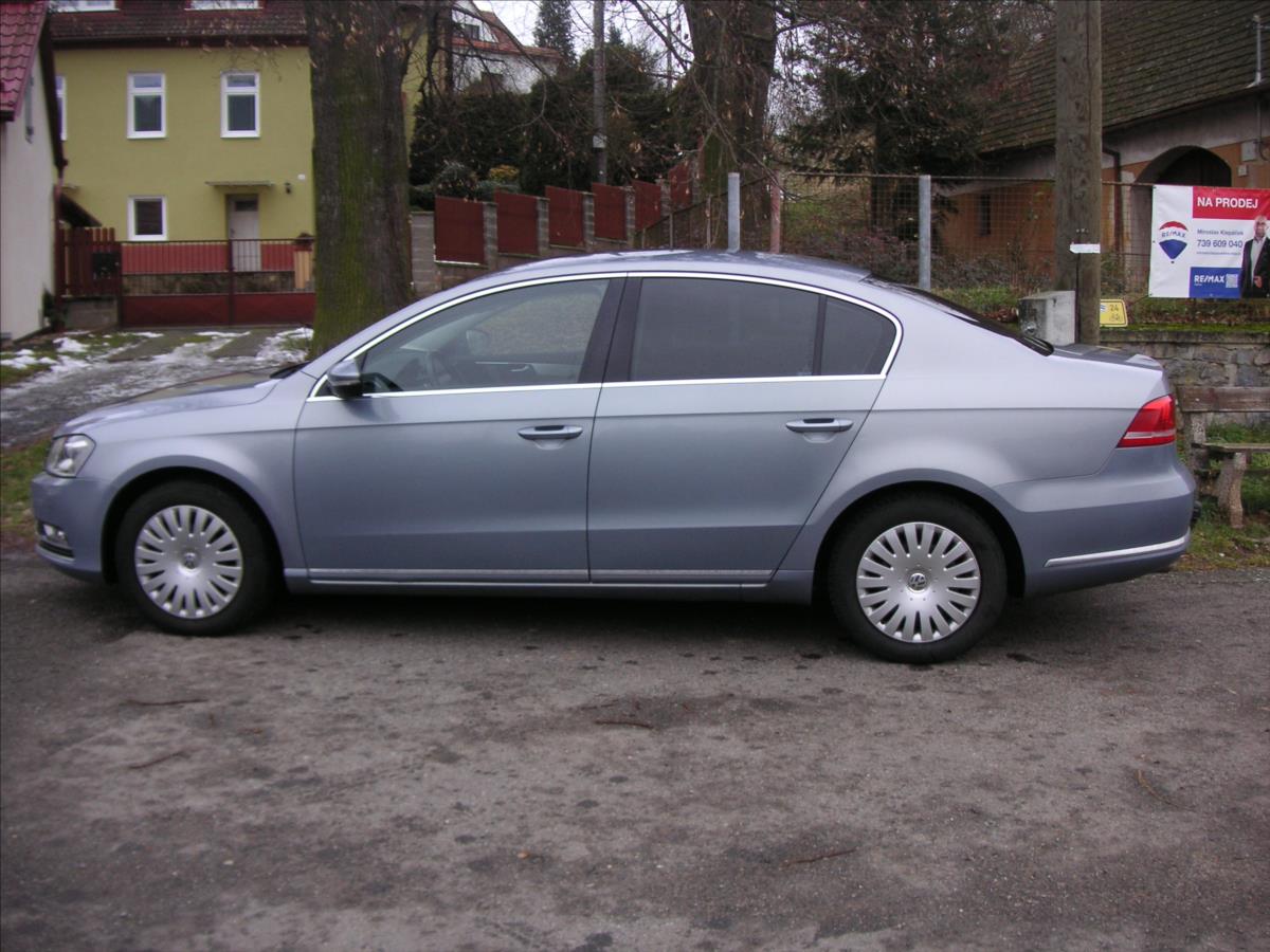 volkswagen-passat-2-0-tdi-125kw-highline-bmt - 2