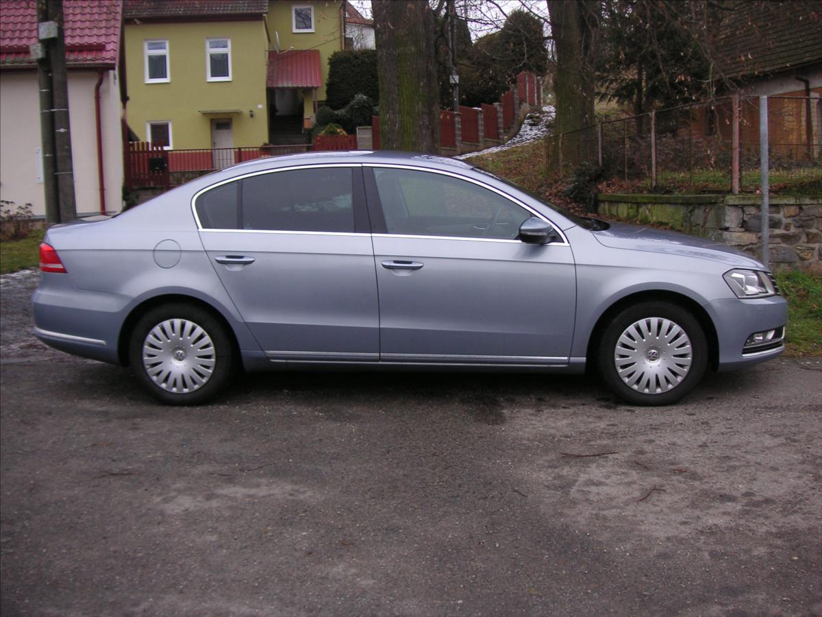 volkswagen-passat-2-0-tdi-125kw-highline-bmt - 3