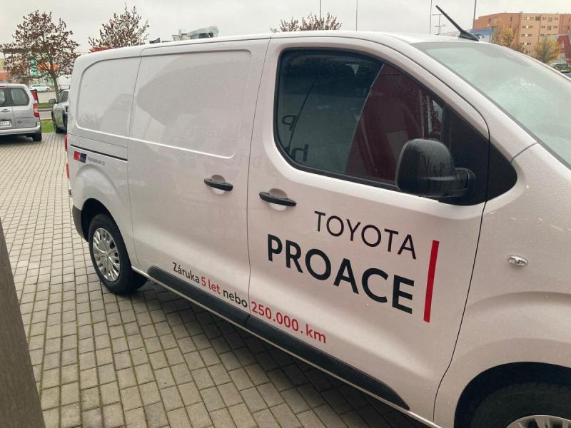 toyota-proace-2-0l-diesel-panel-van-active - 7