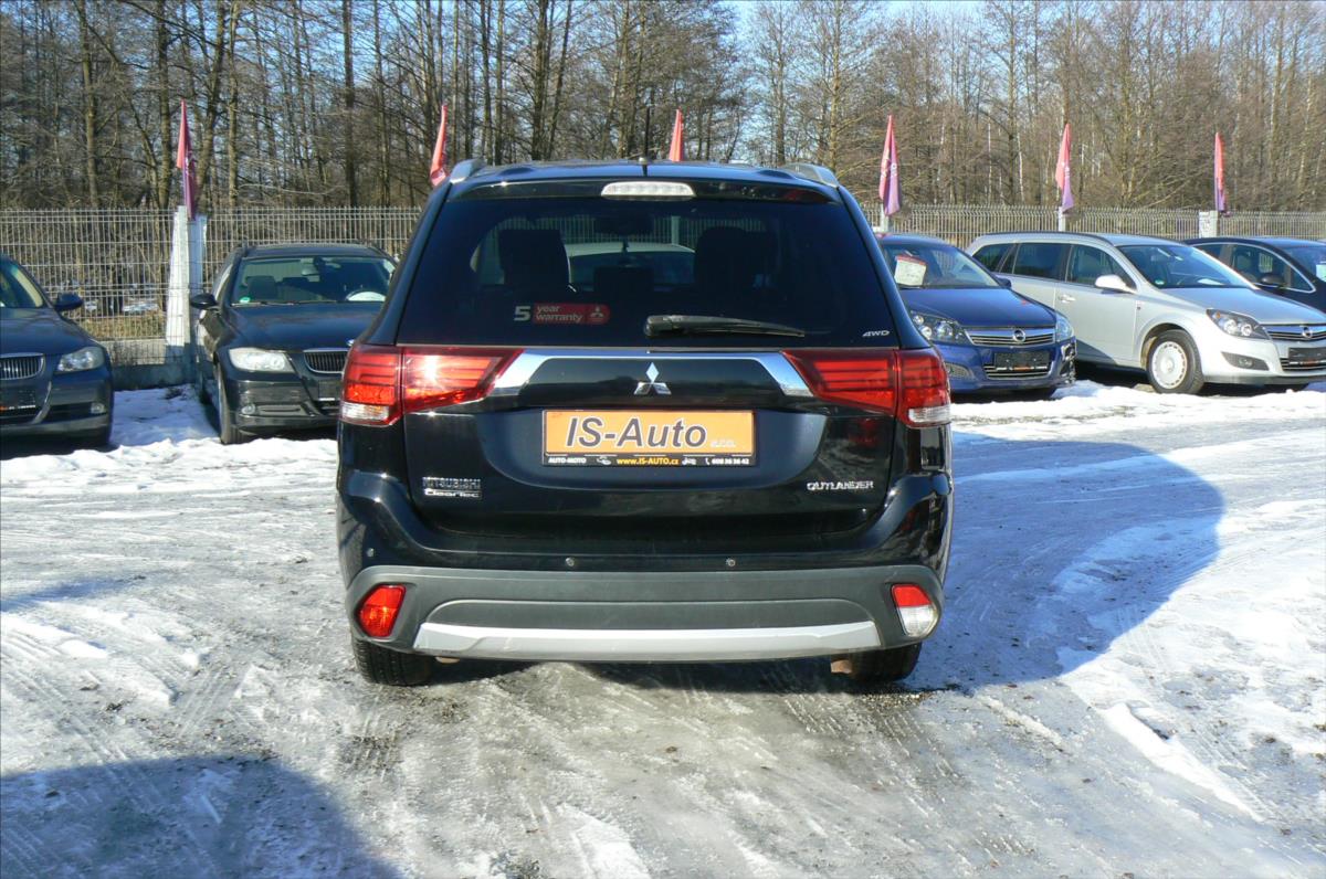 mitsubishi-outlander-2-3-intense-2-2-di-d-4wd - 3