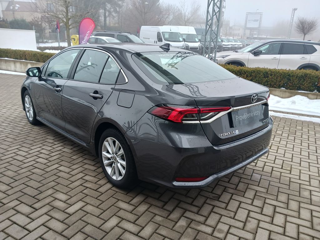 toyota-corolla-1-8-hybrid-e-cvt-comfort-tech - 3