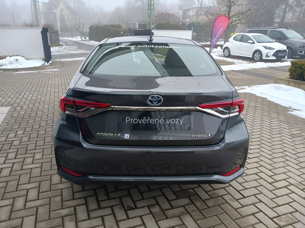 toyota-corolla-1-8-hybrid-e-cvt-comfort-tech - 4