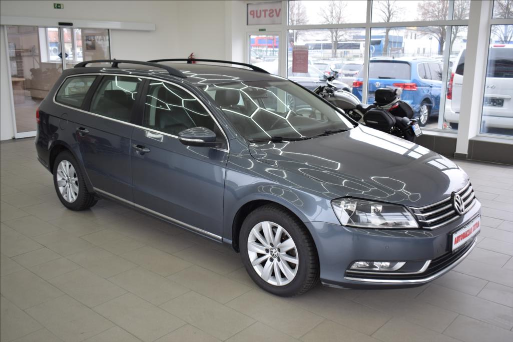 volkswagen-passat-2-0-tdi-comfortline-navi-tz - 2