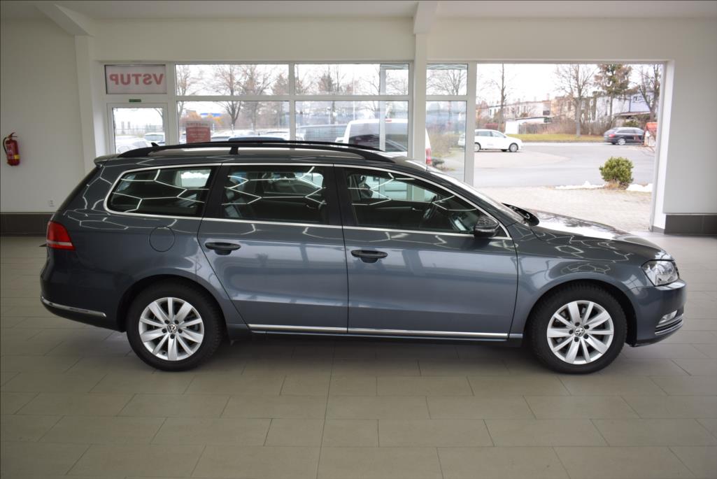 volkswagen-passat-2-0-tdi-comfortline-navi-tz - 3