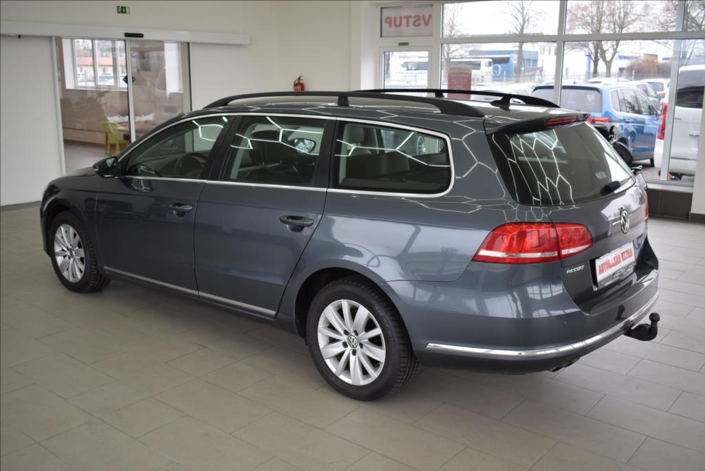 volkswagen-passat-2-0-tdi-comfortline-navi-tz - 7