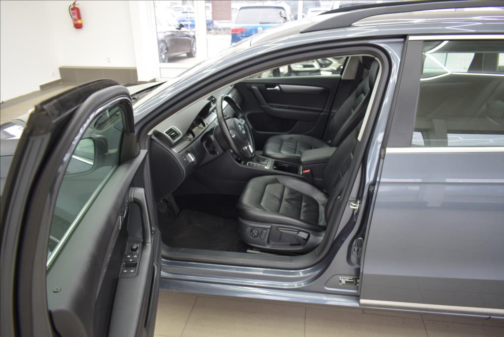 volkswagen-passat-2-0-tdi-comfortline-navi-tz - 9