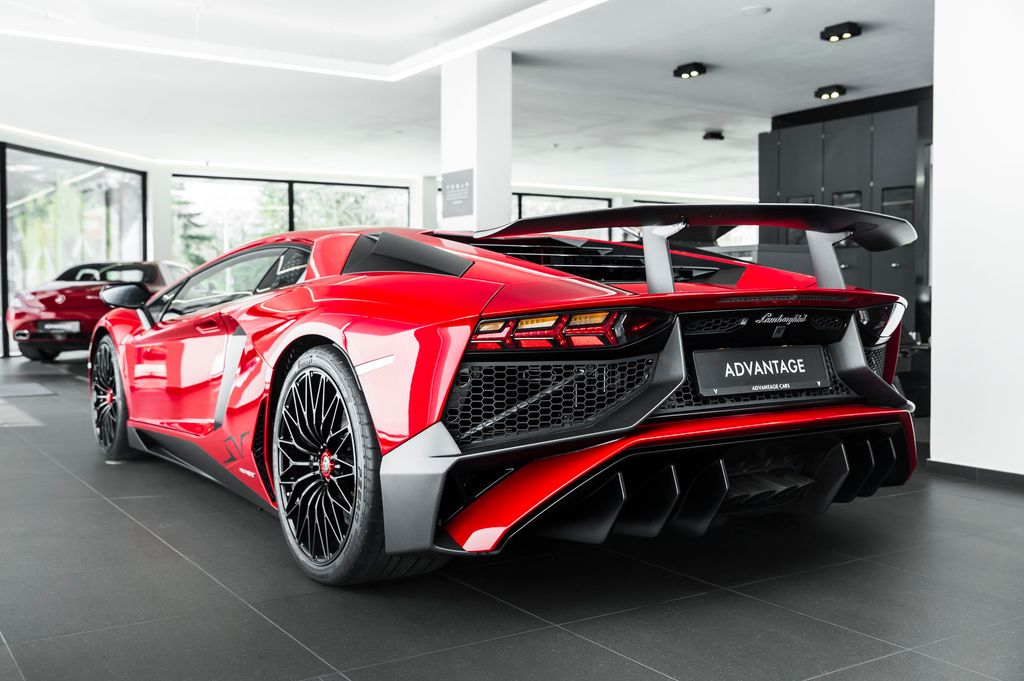 lamborghini-aventador-superveloce-coupe-1600-km - 3