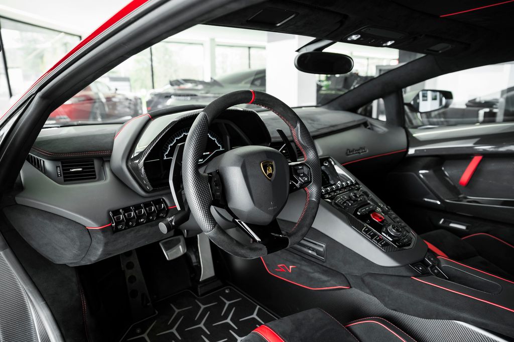 lamborghini-aventador-superveloce-coupe-1600-km - 4