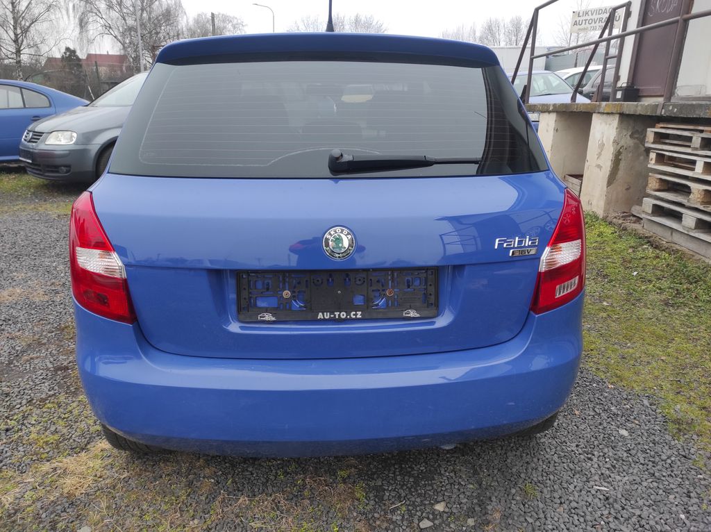 skoda-fabia-1-4-16v-comfort - 3