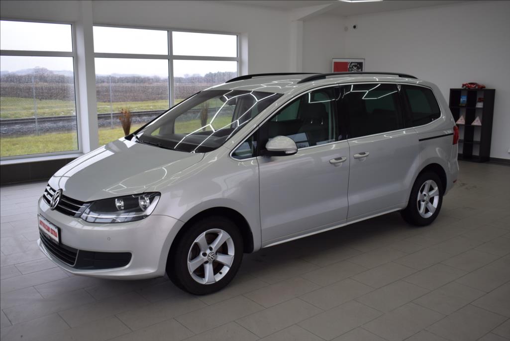 Volkswagen Sharan 2,0 TDI,2xALU,přední+zadní senzory