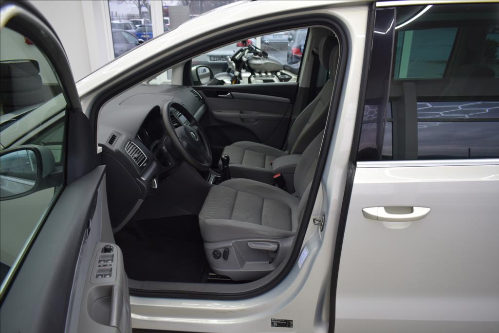 volkswagen-sharan-2-0-tdi-2xalu-predni-zadni-senzory - 9