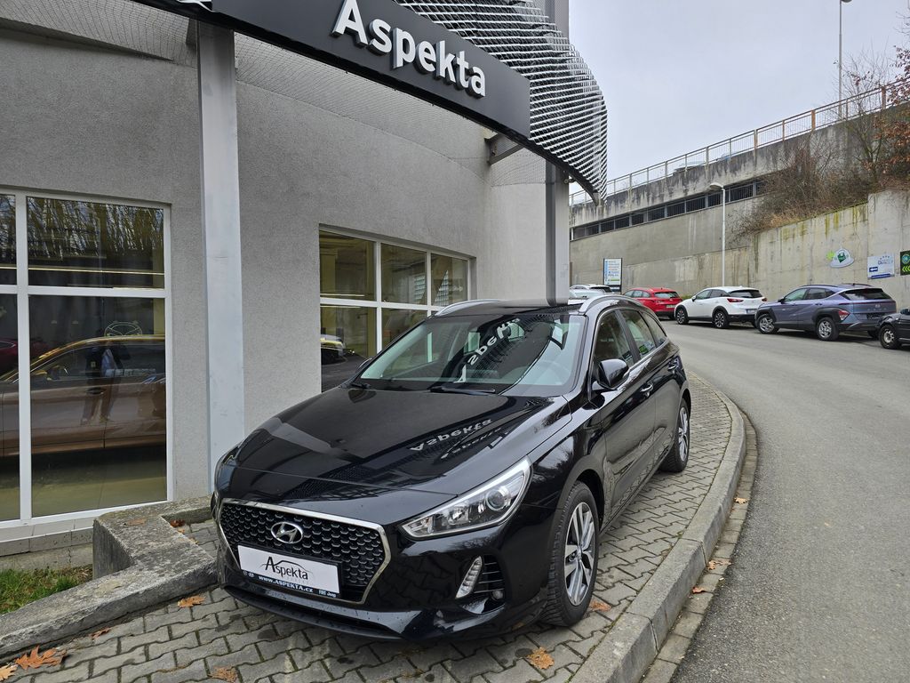 Hyundai i30 1.4 T-GDi Style Nav, serv. kn.