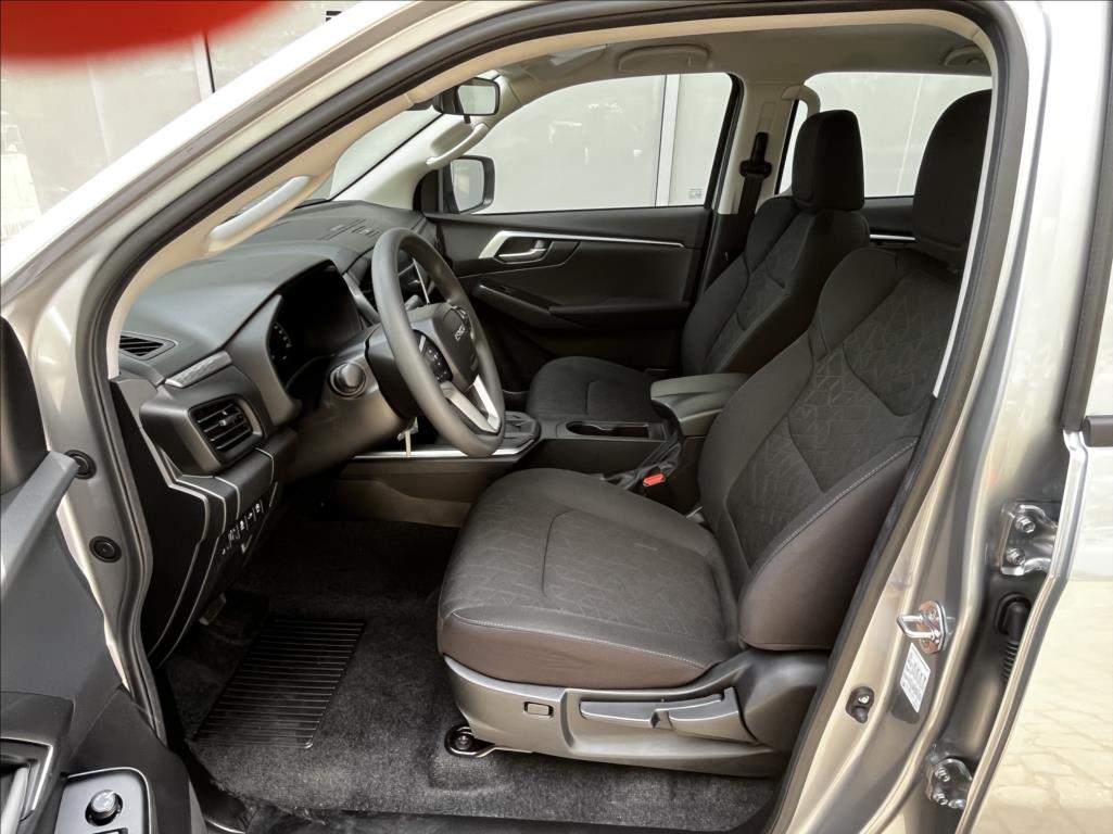 isuzu-d-max-1-9-double-cab-6a-t-ls-my25 - 8