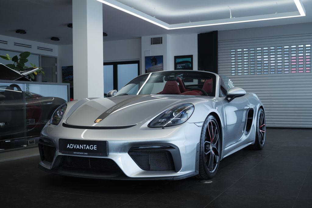 Porsche 718 Spyder/Akrapovič/Chrono/PASM