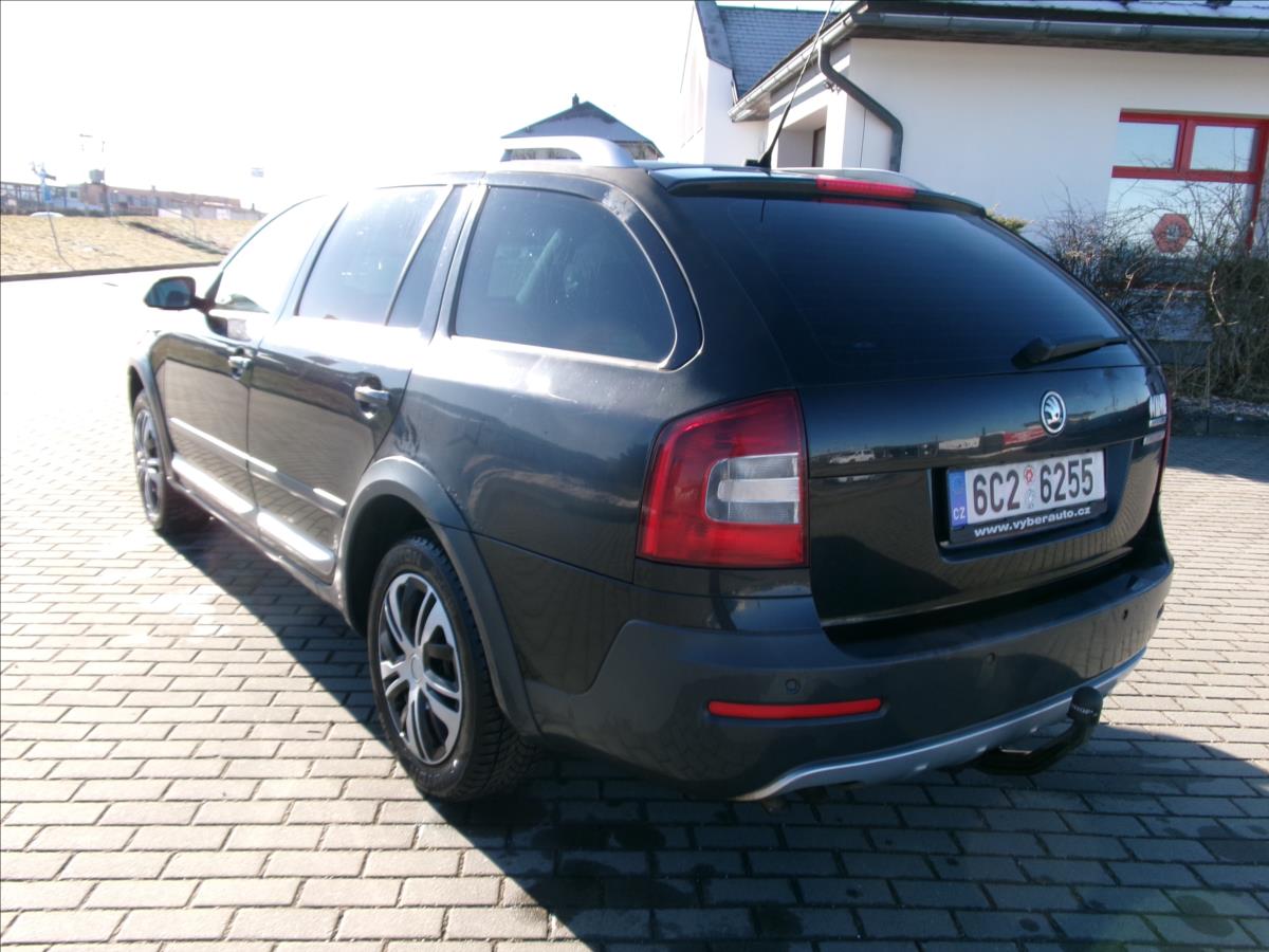 skoda-octavia-2-0-tdi-scout-4x4-combi-czauto - 2